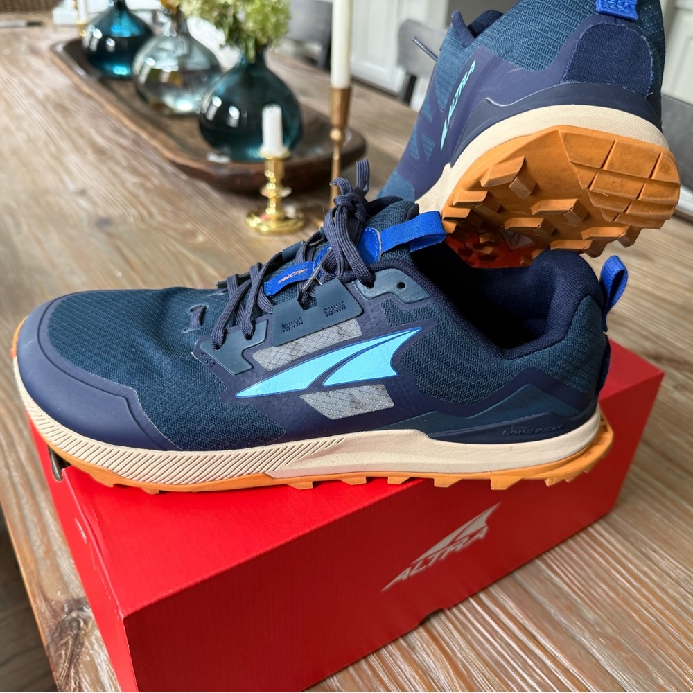 Altra LonePeak 7